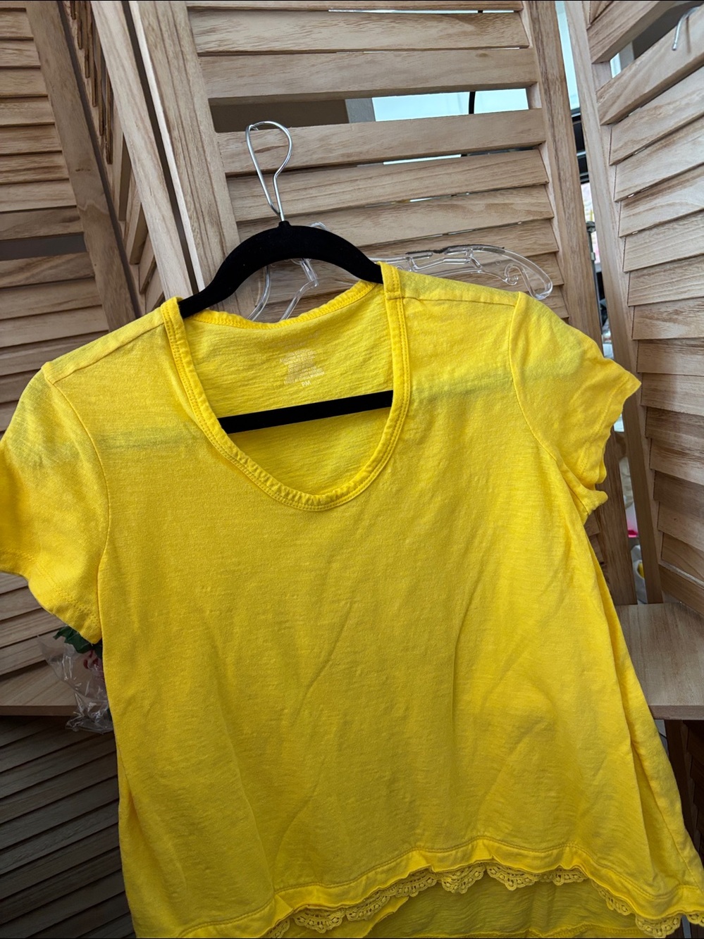 Westbound  Yellow Short-Sleeve Scoop Neck Top with Lace Hem petite medium